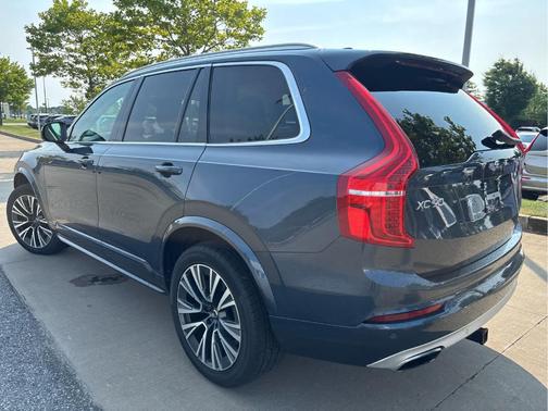 Denim Blue Metallic 2020 Volvo XC90 T6 Momentum 7 Passenger