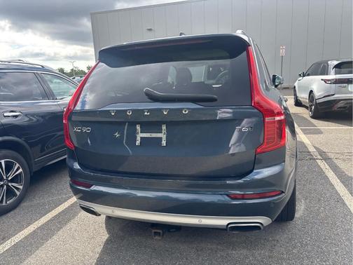 Denim Blue Metallic 2020 Volvo XC90 T6 Momentum 7 Passenger