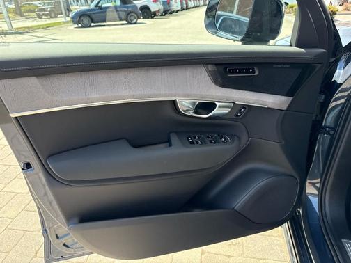 Denim Blue Metallic 2026 Volvo XC90 B6 Ultra Dark Theme 6-Seater