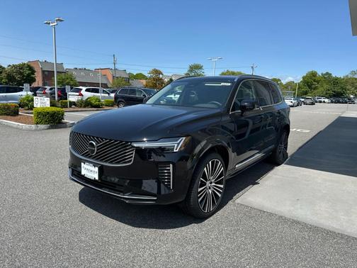 2025 Volvo XC90 B6 Plus 7-Seater