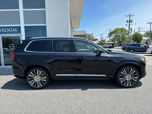 2025 Volvo XC90 B6 Plus 7-Seater