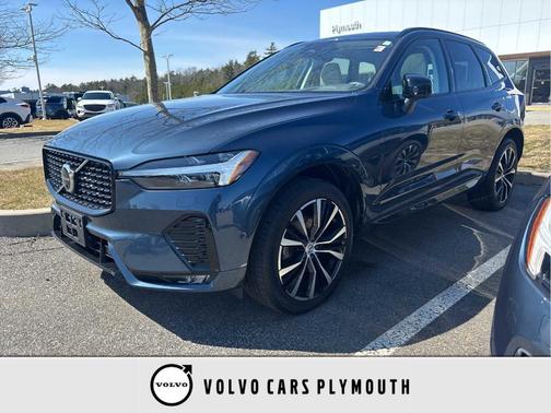 2023 Volvo XC60 B5 Plus Dark Theme
