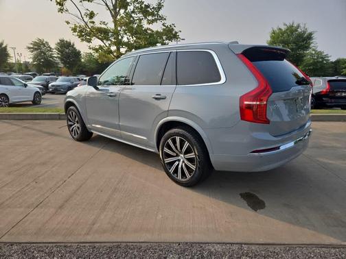 2025 Volvo XC90 B5 Core