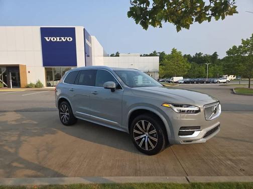 2025 Volvo XC90 B5 Core