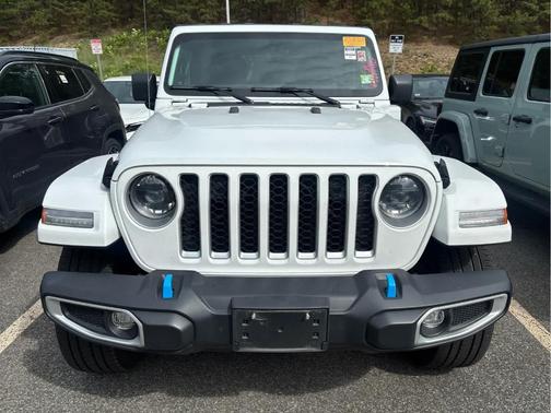 Bright White Clearcoat 2023 Jeep Wrangler 4xe Sahara