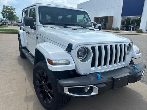 Bright White Clearcoat 2023 Jeep Wrangler 4xe Sahara
