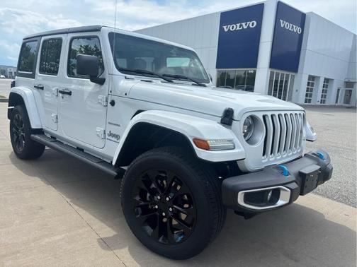 Bright White Clearcoat 2023 Jeep Wrangler 4xe Sahara