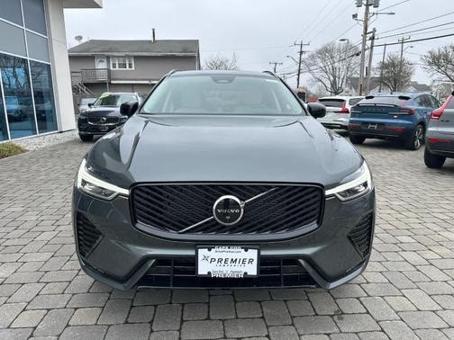 Forest Green 2026 Volvo XC60 B5 Ultra