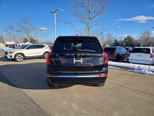 2026 Volvo XC90 B6 Plus 7-Seater