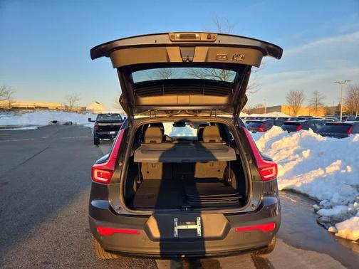 2022 Volvo XC40 Recharge Pure Electric P8 Twin Plus