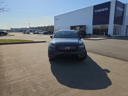 2022 Volvo XC40 Recharge Pure Electric P8 Twin Plus