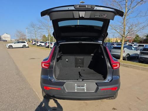 2022 Volvo XC40 Recharge Pure Electric P8 Twin Plus