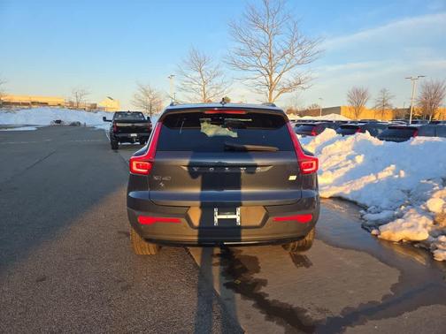 2022 Volvo XC40 Recharge Pure Electric P8 Twin Plus