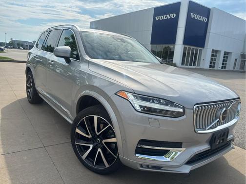Silver 2023 Volvo XC90 B6 Plus 7-Seater