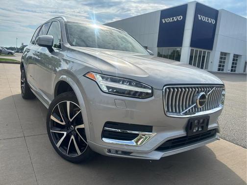 Silver 2023 Volvo XC90 B6 Plus 7-Seater