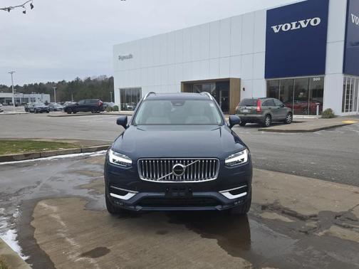 2024 Volvo XC90 B5 Core Bright Theme