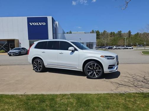 Crystal White Metallic 2023 Volvo XC90 B5 Plus
