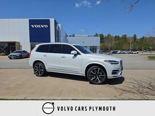 Crystal White Metallic 2023 Volvo XC90 B5 Plus