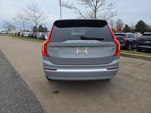 2024 Volvo XC90 B6 Plus Bright Theme 7-Seater