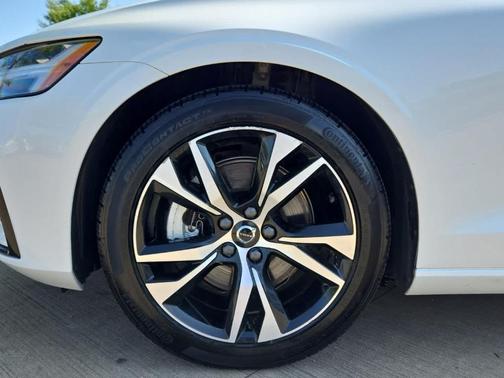 2025 Volvo S60 B5 Core
