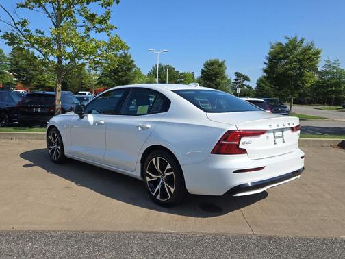 2025 Volvo S60 B5 Core