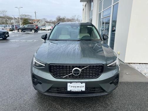 2026 Volvo XC40 B5 Ultra