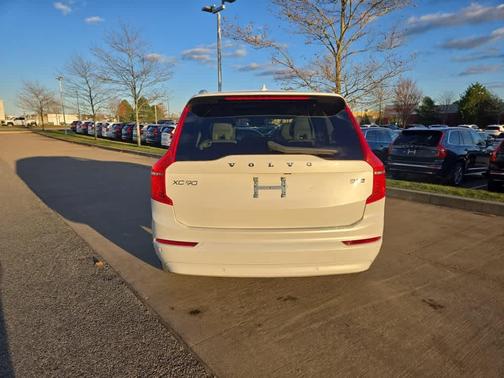 2023 Volvo XC90 B5 Core