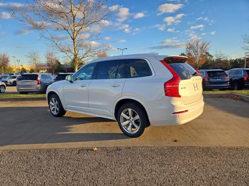 2023 Volvo XC90 B5 Core