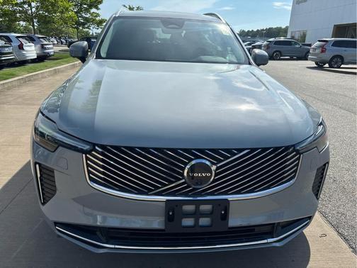Metallic 2026 Volvo XC90 B6 Plus 7-Seater