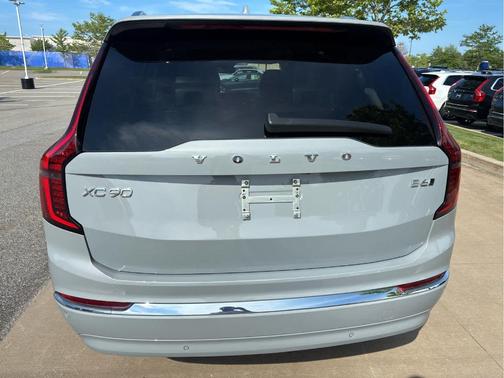 Metallic 2026 Volvo XC90 B6 Plus 7-Seater