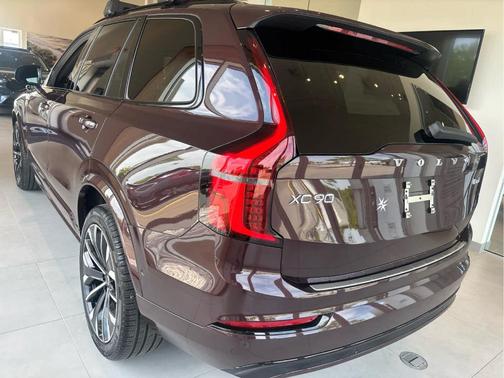 Mulberry Red 2026 Volvo XC90 B6 Ultra Dark Theme 6-Seater