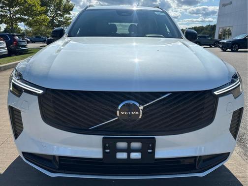 White 2027 Volvo XC90 ULTRA THEME