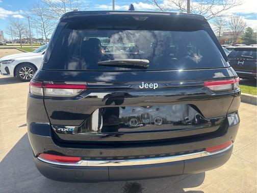 Diamond Black 2022 Jeep Grand Cherokee 4xe Base