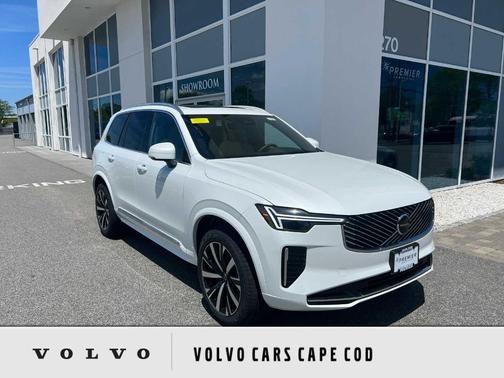 2025 Volvo XC90 B5 Core