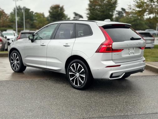 2025 Volvo XC60 B5 Plus