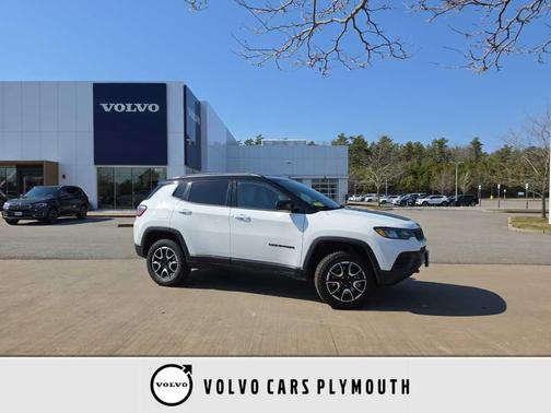 Bright White Clearcoat 2024 Jeep Compass Trailhawk