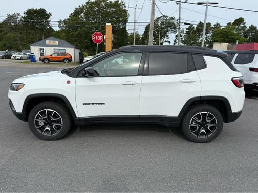 2024 Jeep Compass Trailhawk