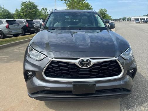 Magnetic Gray Metallic 2020 Toyota Highlander XLE