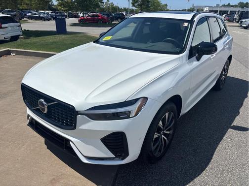 2025 Volvo XC60 B5 Plus