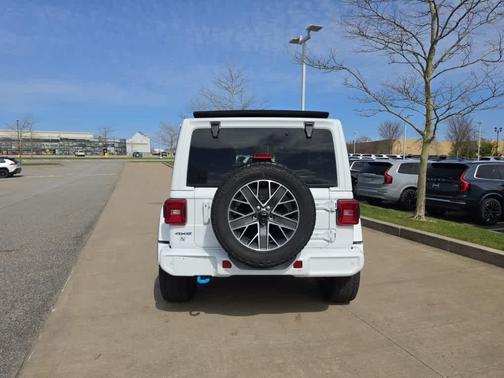 Bright White Clearcoat 2024 Jeep Wrangler 4xe High Altitude