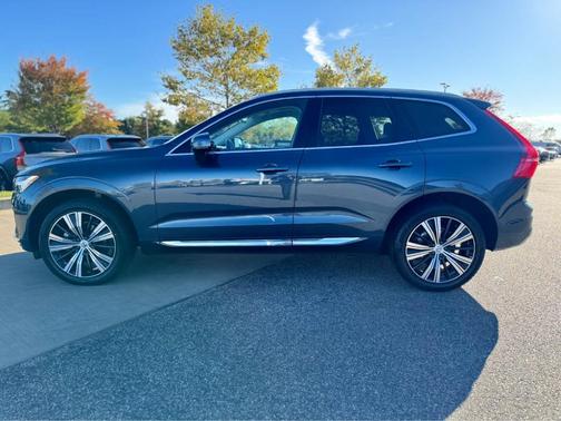 2022 Volvo XC60 B5 Inscription