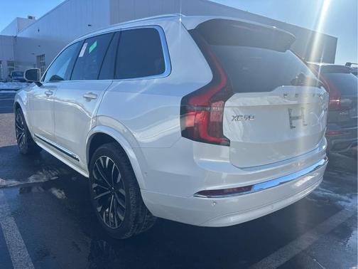 2025 Volvo XC90 B6 Plus 7-Seater