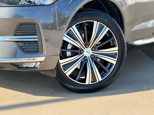 2022 Volvo XC60 B5 Inscription