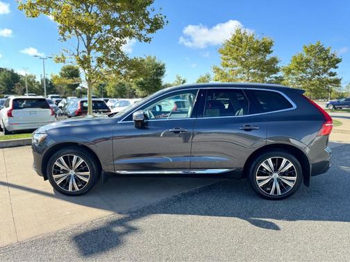 2022 Volvo XC60 B5 Inscription