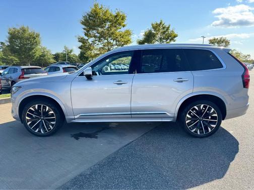 2025 Volvo XC90 B6 Plus 7-Seater