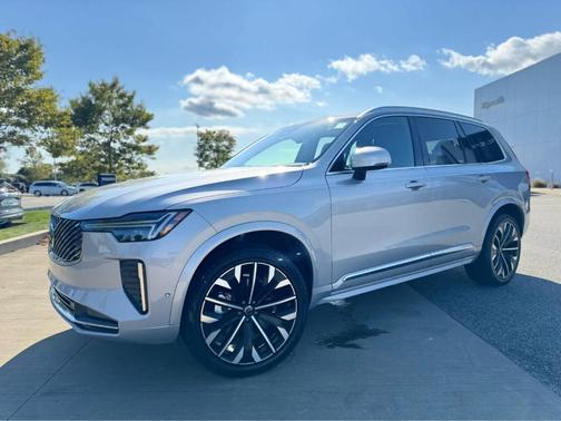 2025 Volvo XC90 B6 Plus 7-Seater