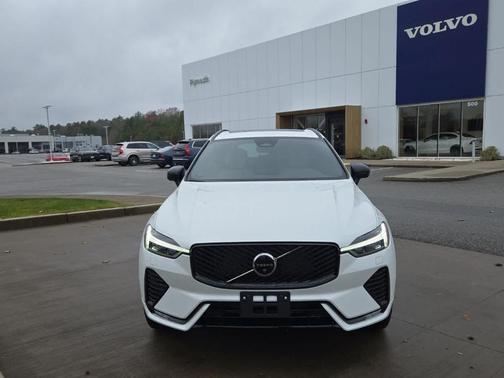 2026 Volvo XC60 B5 Plus