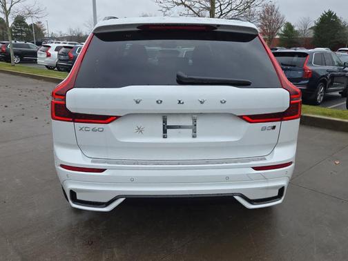 2026 Volvo XC60 B5 Plus