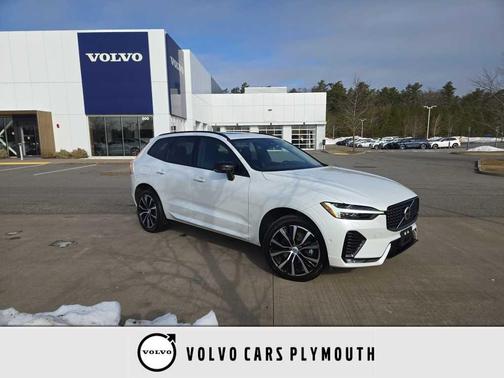 2023 Volvo XC60 B5 Plus Dark Theme