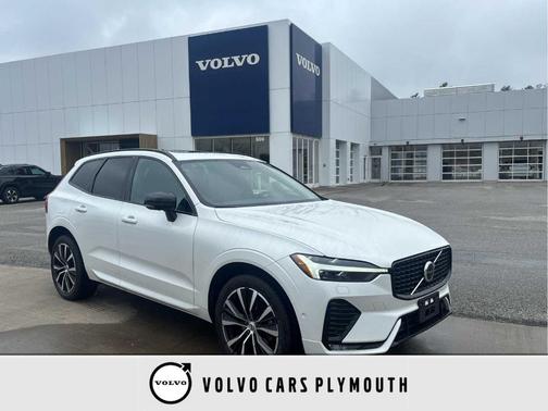 Crystal White Metallic 2023 Volvo XC60 B5 Plus Dark Theme